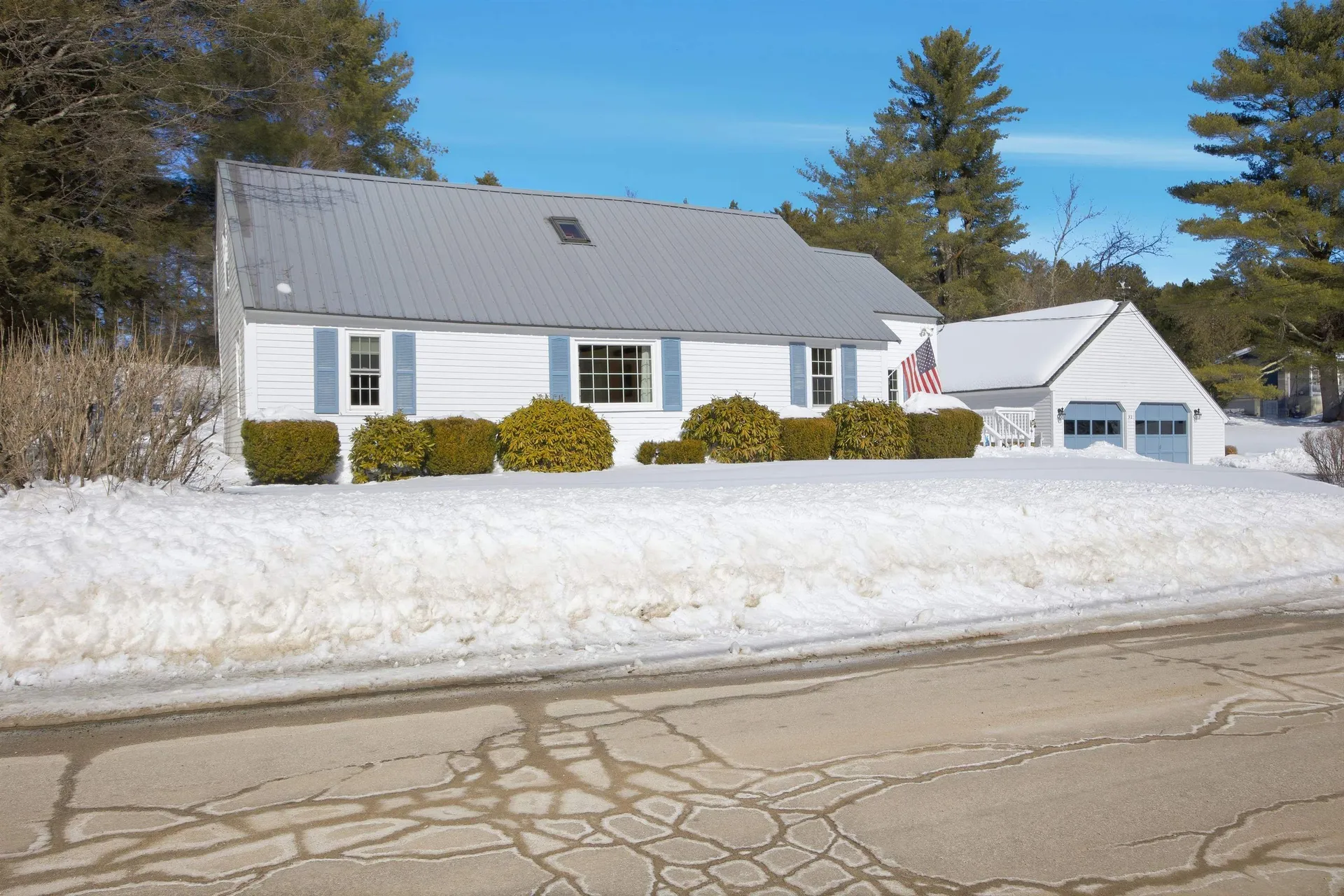 92 Waterloo Street Warner NH 03278