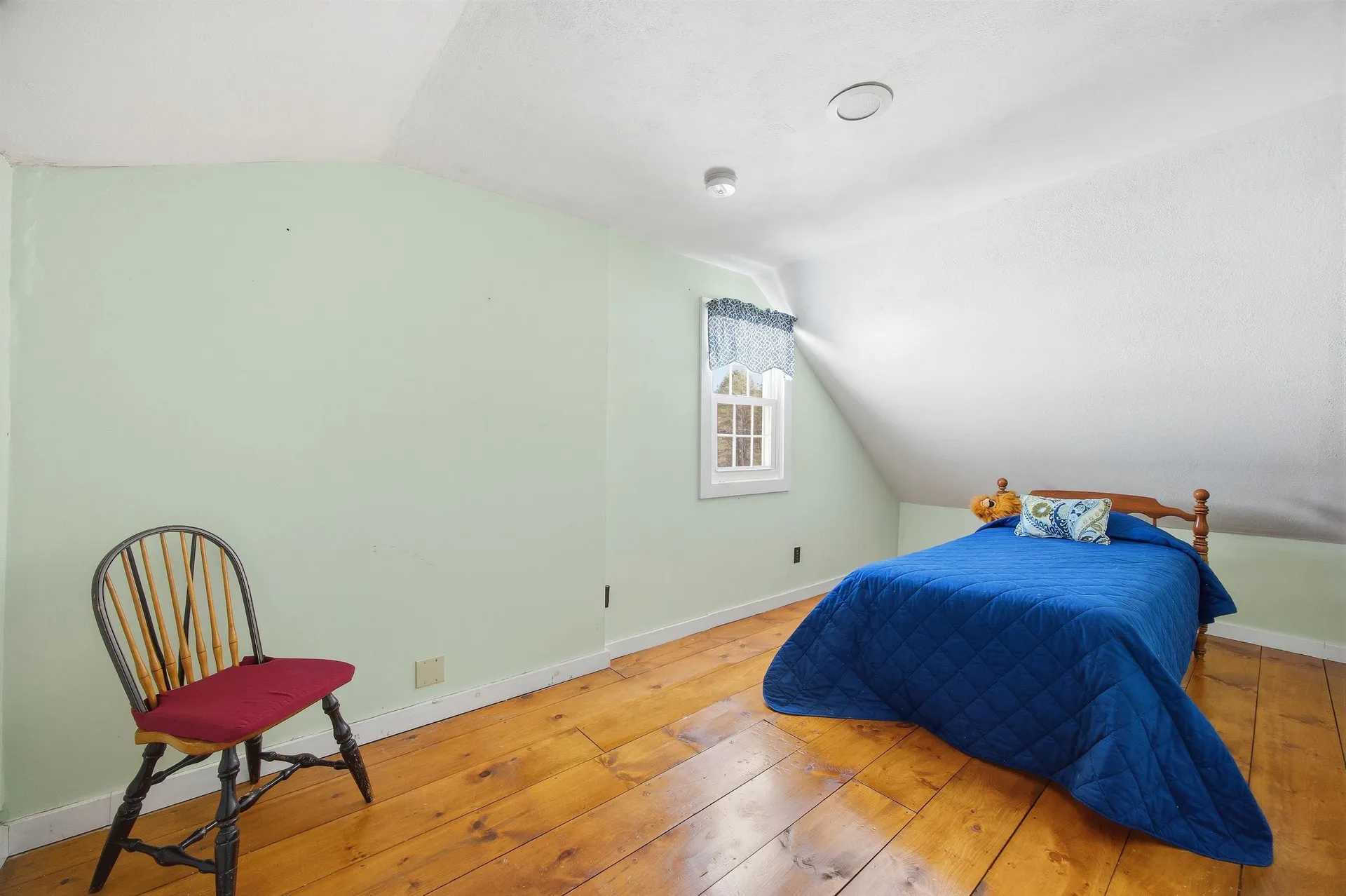 92 Waterloo Street Warner NH 03278
