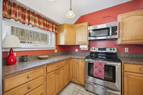 92 Waterloo Street Warner NH 03278