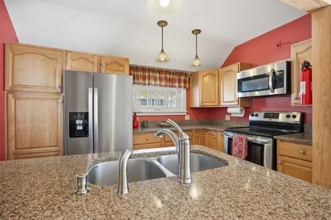 92 Waterloo Street Warner NH 03278