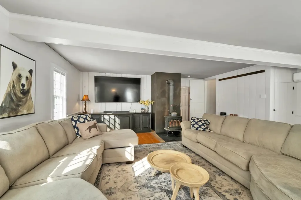 815 Dodge Hill Road Francestown NH 03043