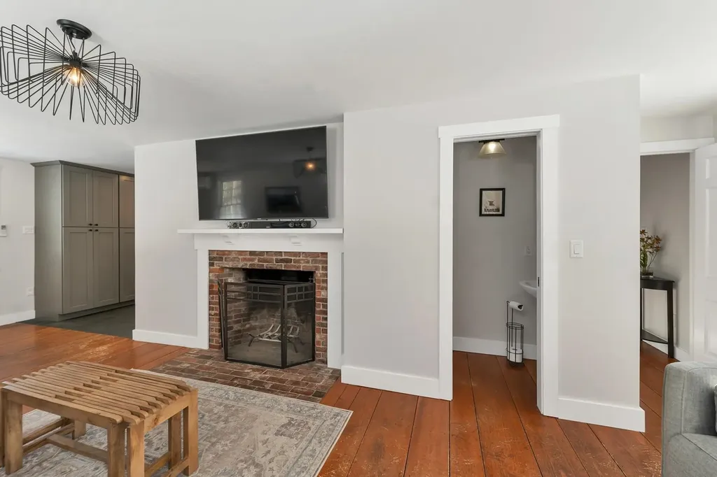 815 Dodge Hill Road Francestown NH 03043