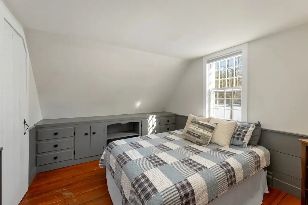 815 Dodge Hill Road Francestown NH 03043