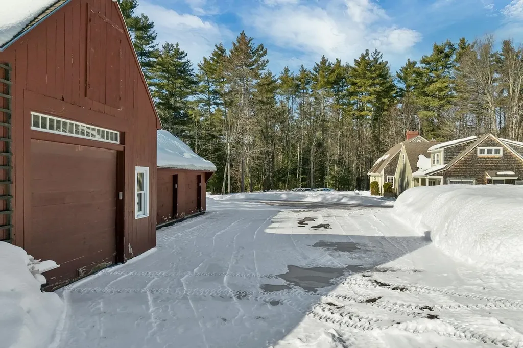 815 Dodge Hill Road Francestown NH 03043