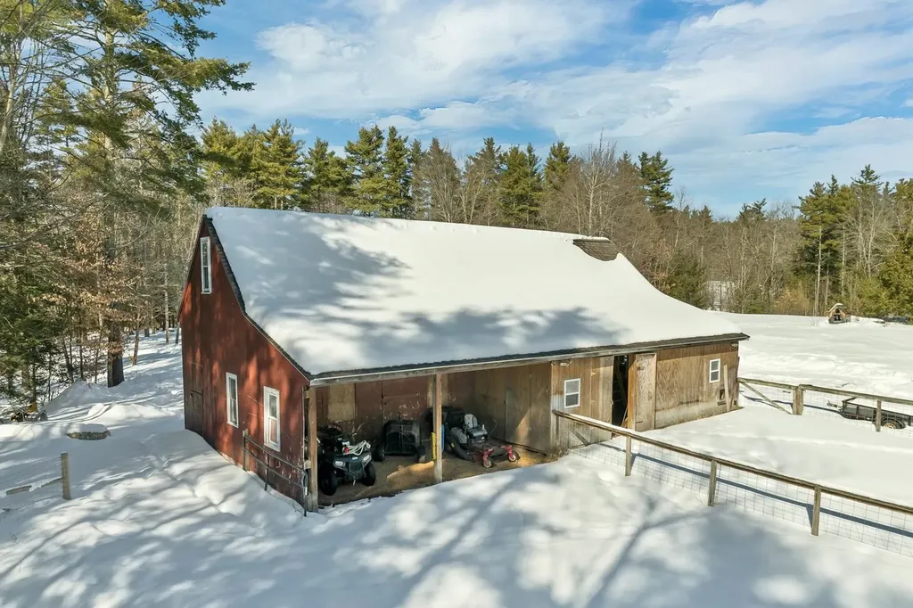 815 Dodge Hill Road Francestown NH 03043