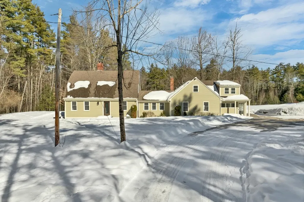 815 Dodge Hill Road Francestown NH 03043