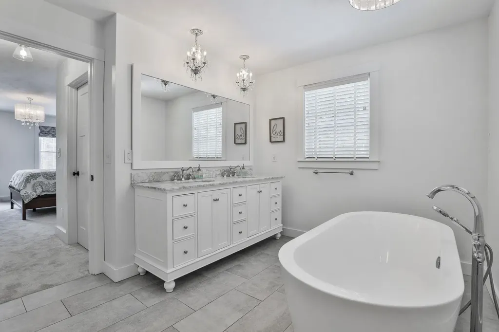 9 Quigley Way Brookline NH 03033