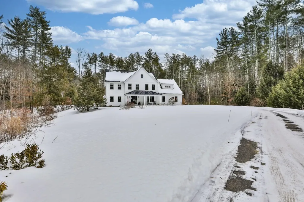 9 Quigley Way Brookline NH 03033