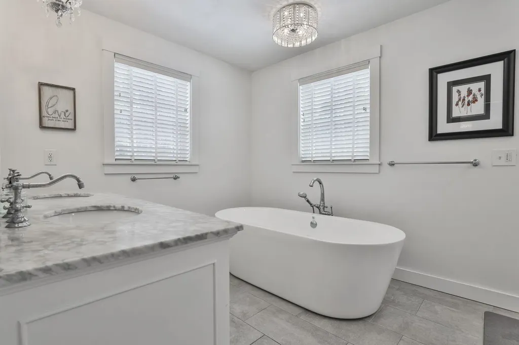 9 Quigley Way Brookline NH 03033