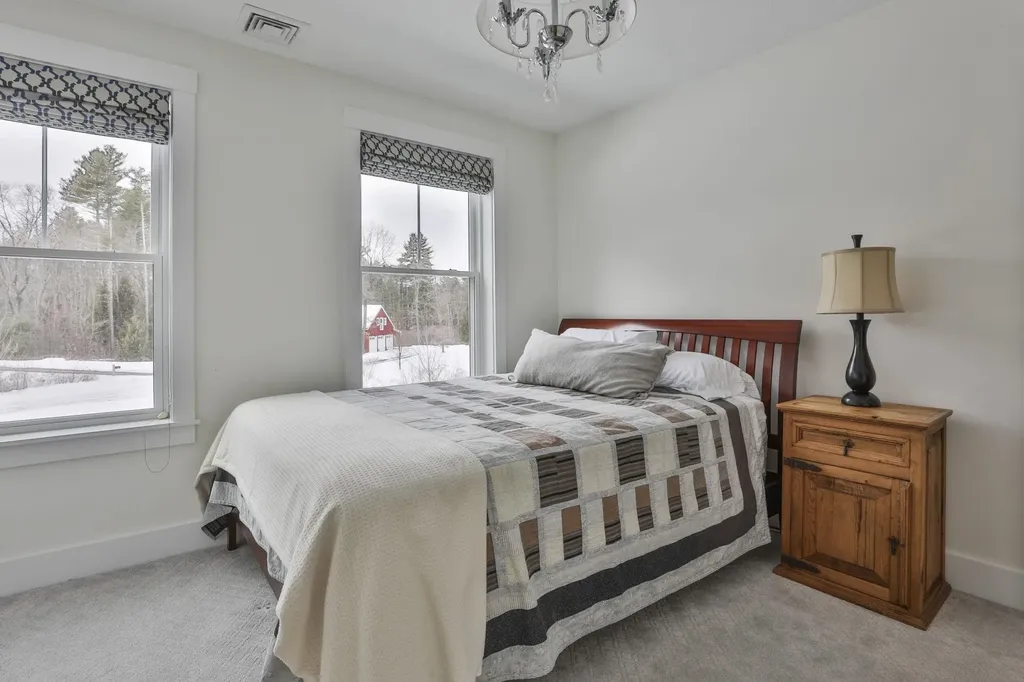 9 Quigley Way Brookline NH 03033