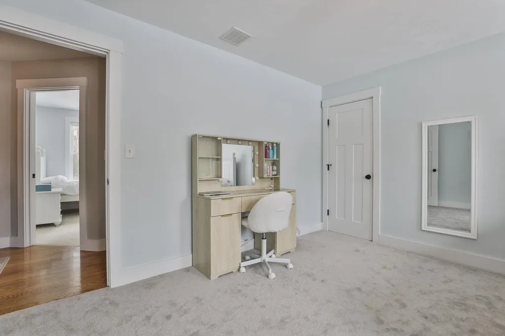 9 Quigley Way Brookline NH 03033