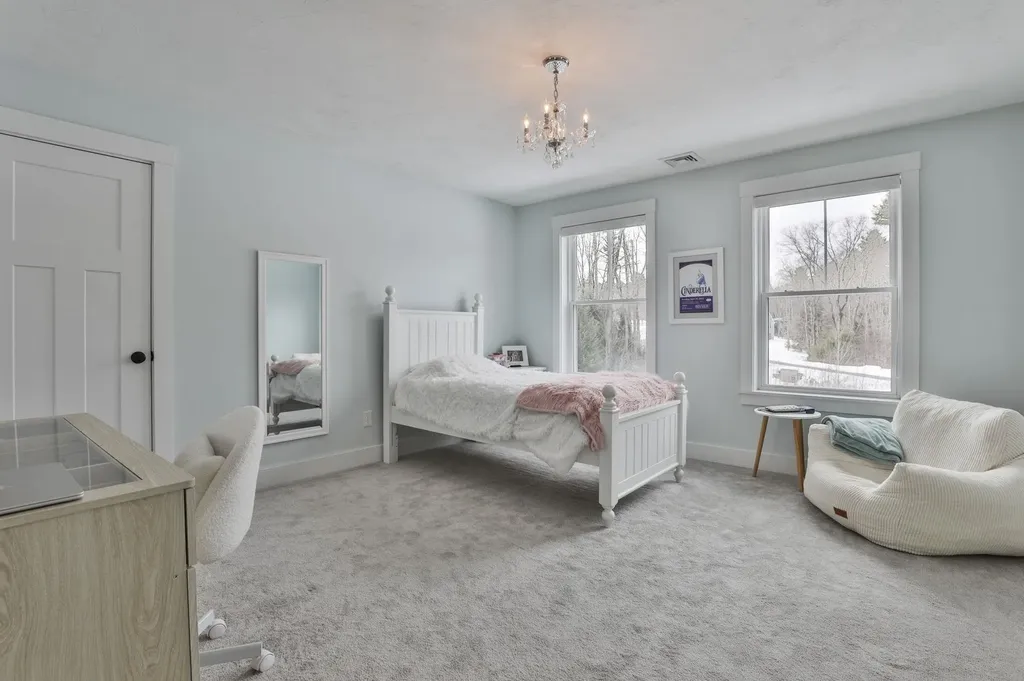 9 Quigley Way Brookline NH 03033