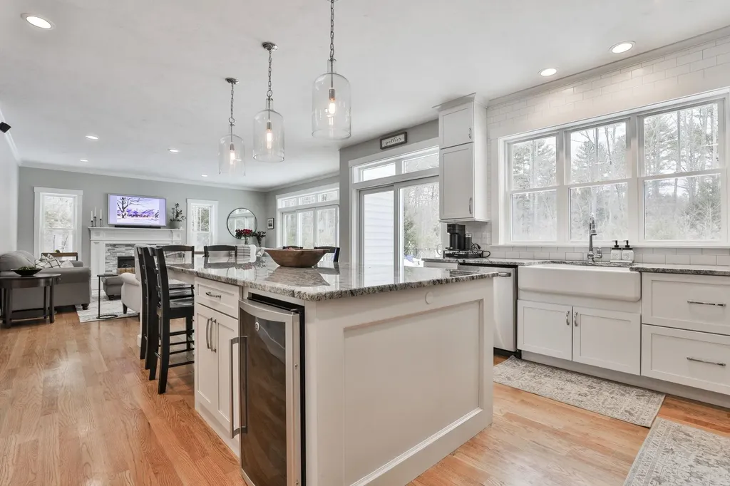 9 Quigley Way Brookline NH 03033