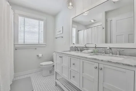 9 Quigley Way Brookline NH 03033