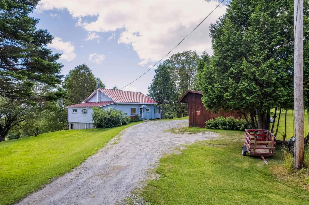 196 Cowdrey Outlook Barnard VT 05032