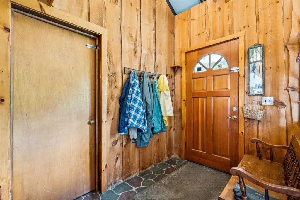 196 Cowdrey Outlook Barnard VT 05032