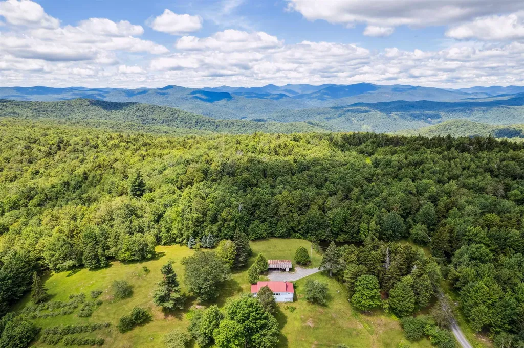 196 Cowdrey Outlook Barnard VT 05032