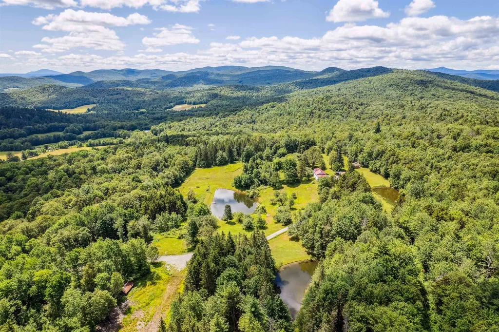 196 Cowdrey Outlook Barnard VT 05032