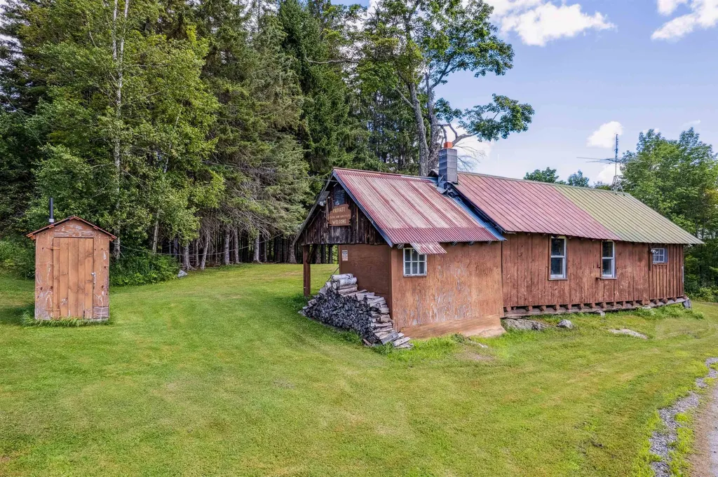 196 Cowdrey Outlook Barnard VT 05032