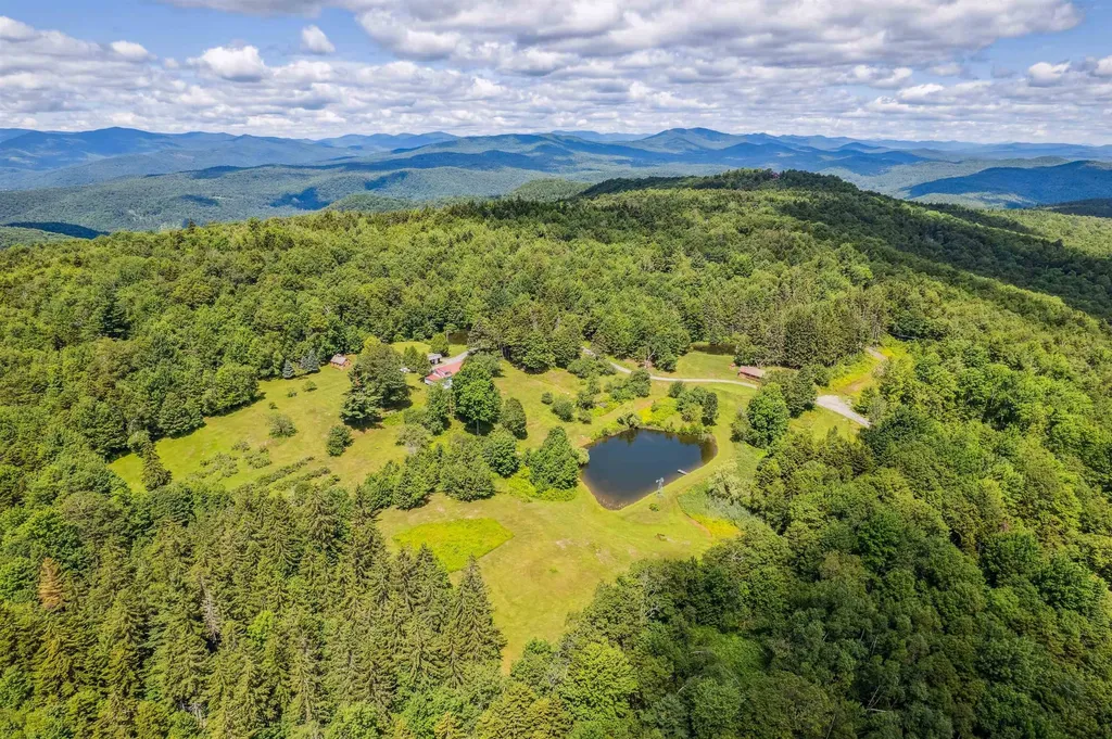 196 Cowdrey Outlook Barnard VT 05032