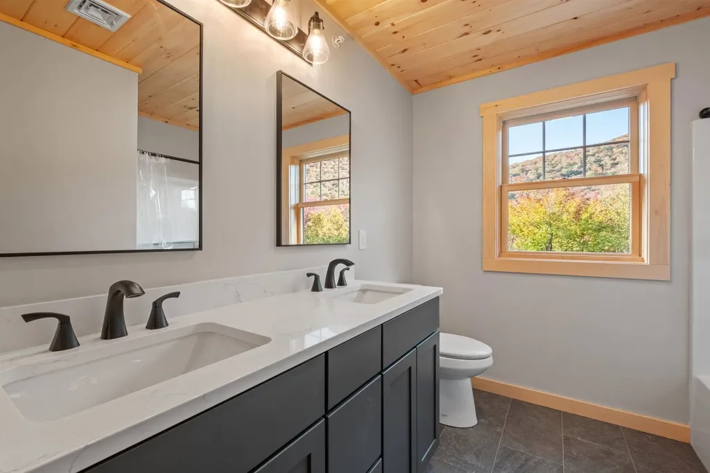 17 Landing Road Lincoln NH 03251