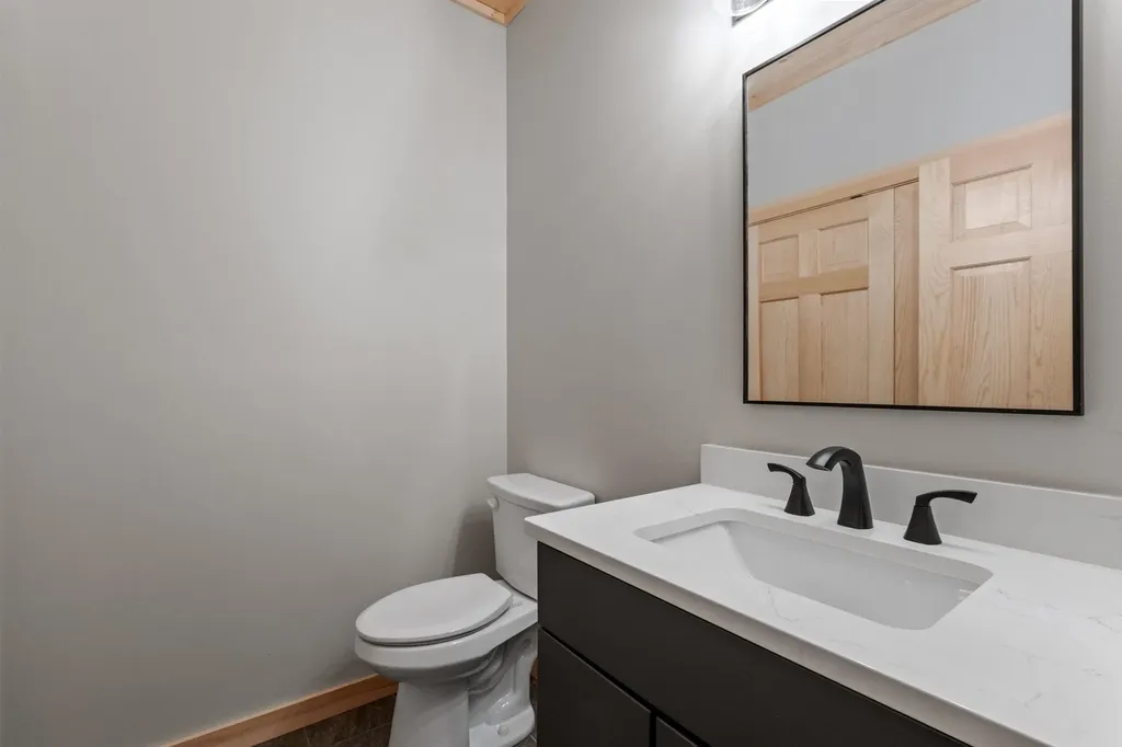 17 Landing Road Lincoln NH 03251