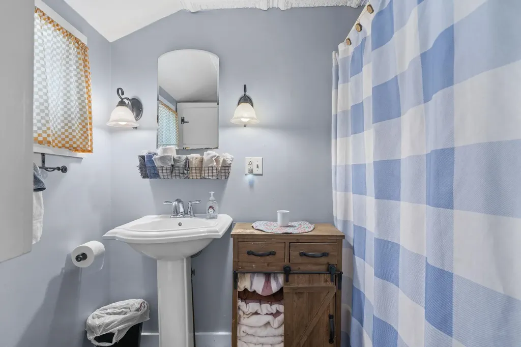 56 Hogg Hill Road Bradford NH 03221