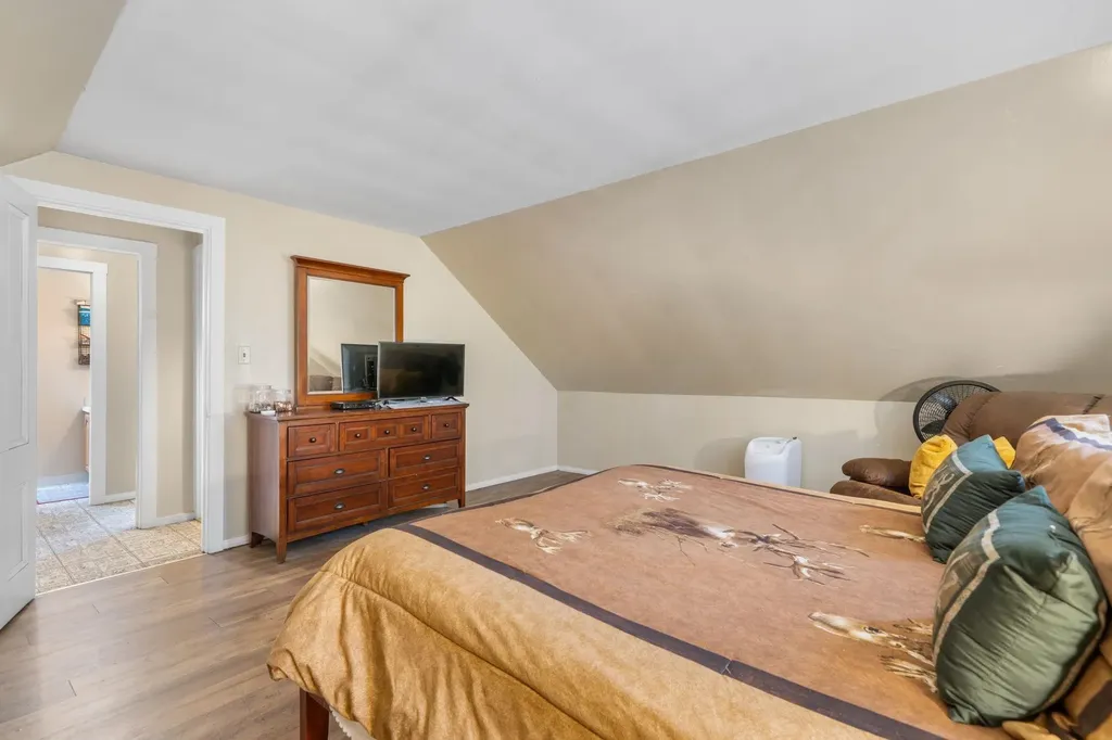 56 Hogg Hill Road Bradford NH 03221