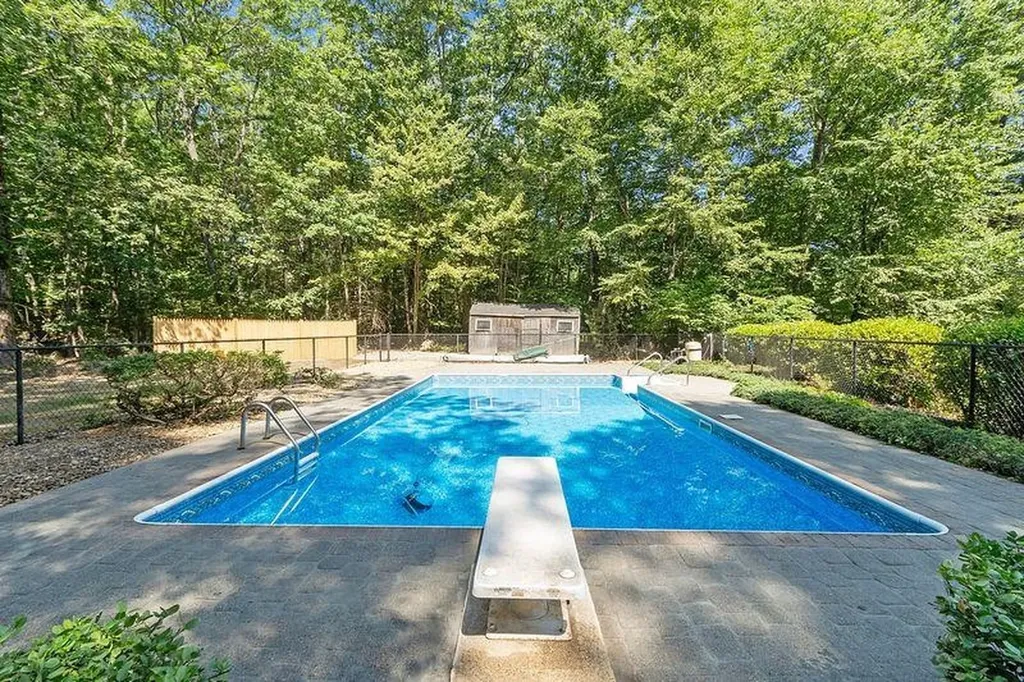 55 Woodridge Road Hampstead NH 03826