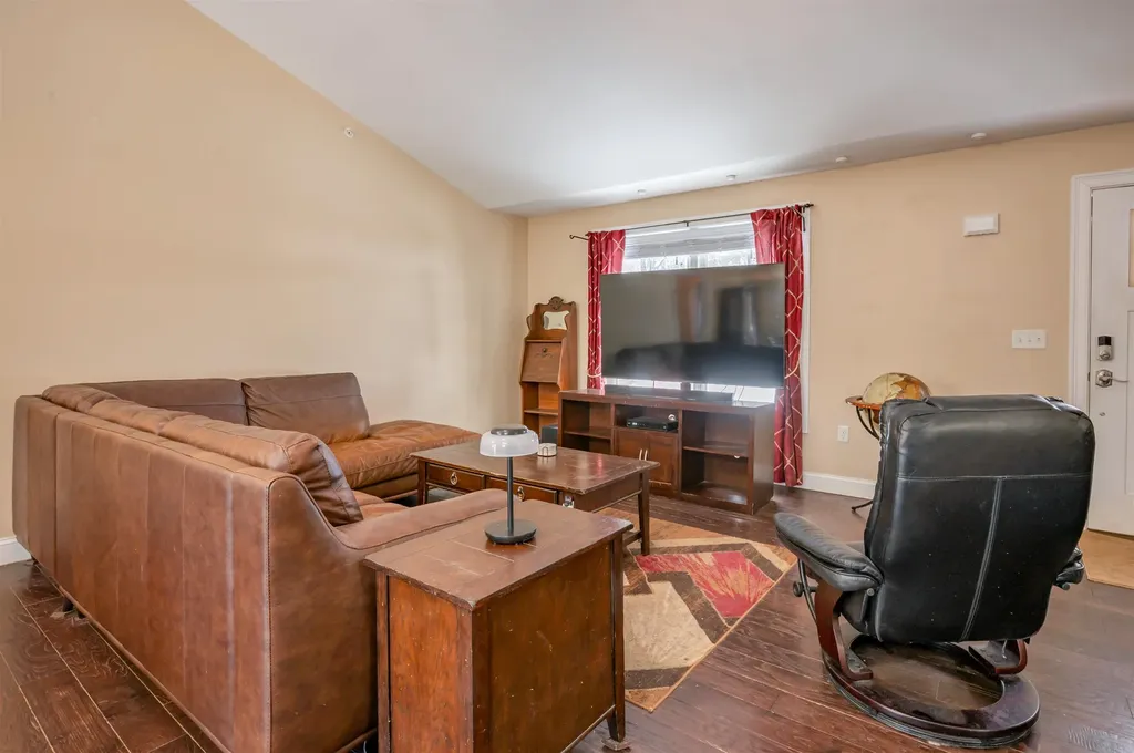 285 Cochran Hill Road New Boston NH 03070