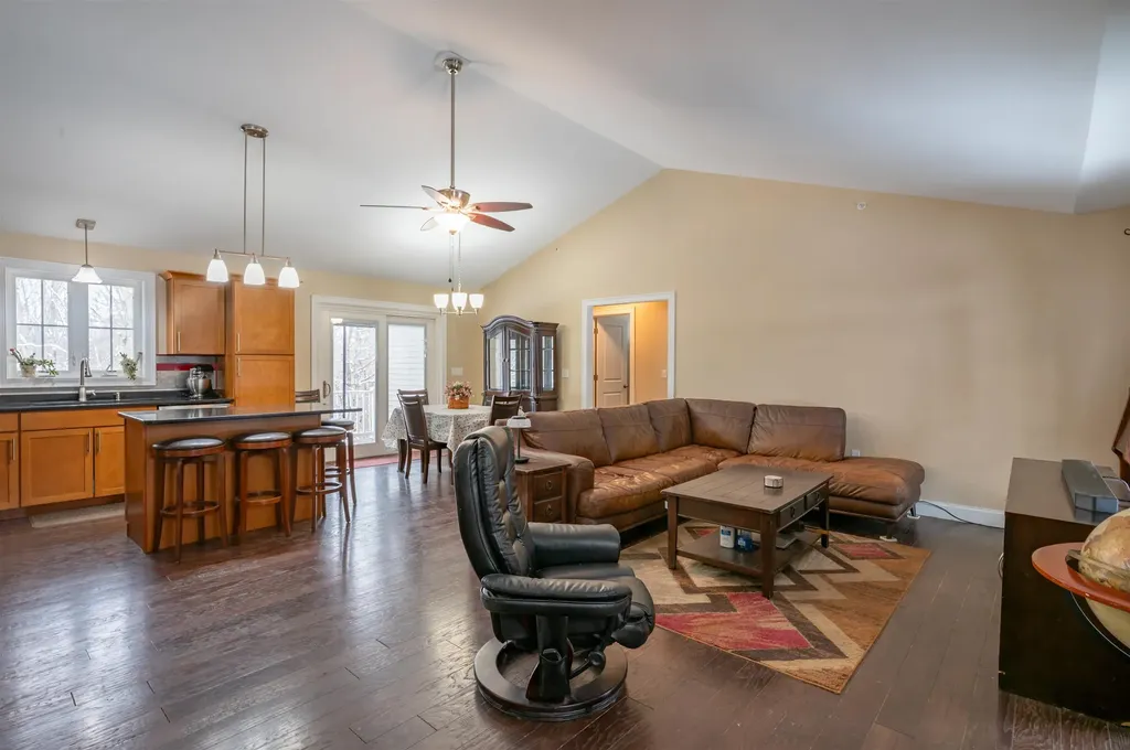 285 Cochran Hill Road New Boston NH 03070