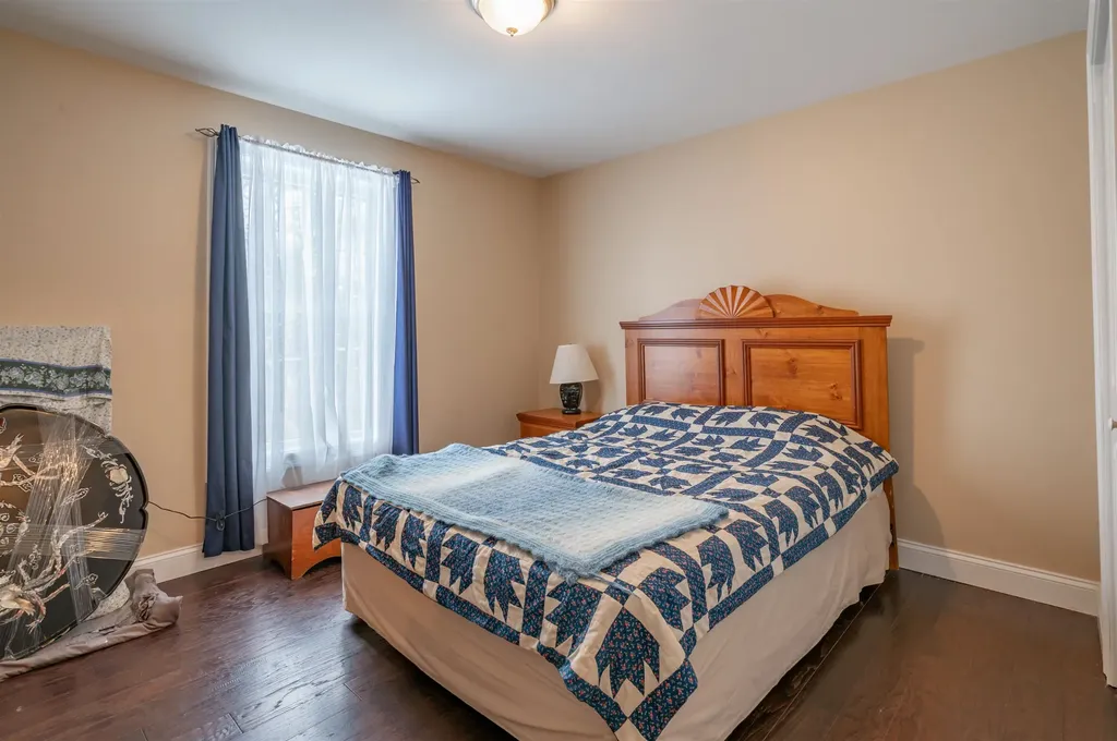 285 Cochran Hill Road New Boston NH 03070