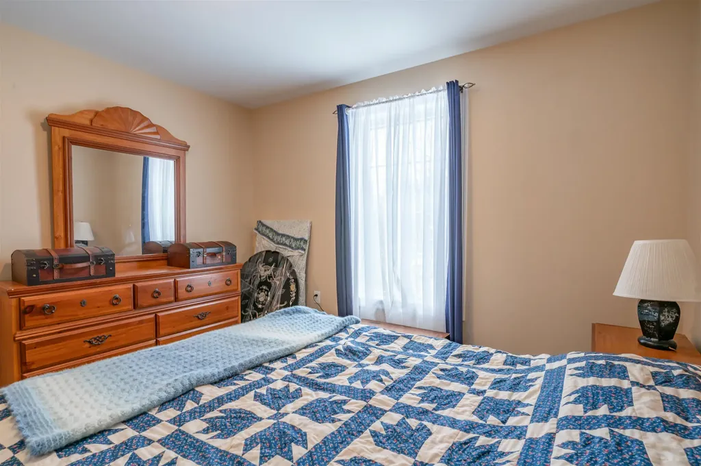 285 Cochran Hill Road New Boston NH 03070