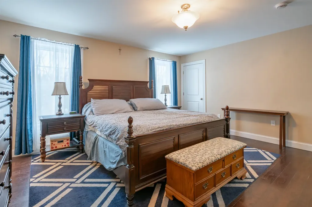 285 Cochran Hill Road New Boston NH 03070