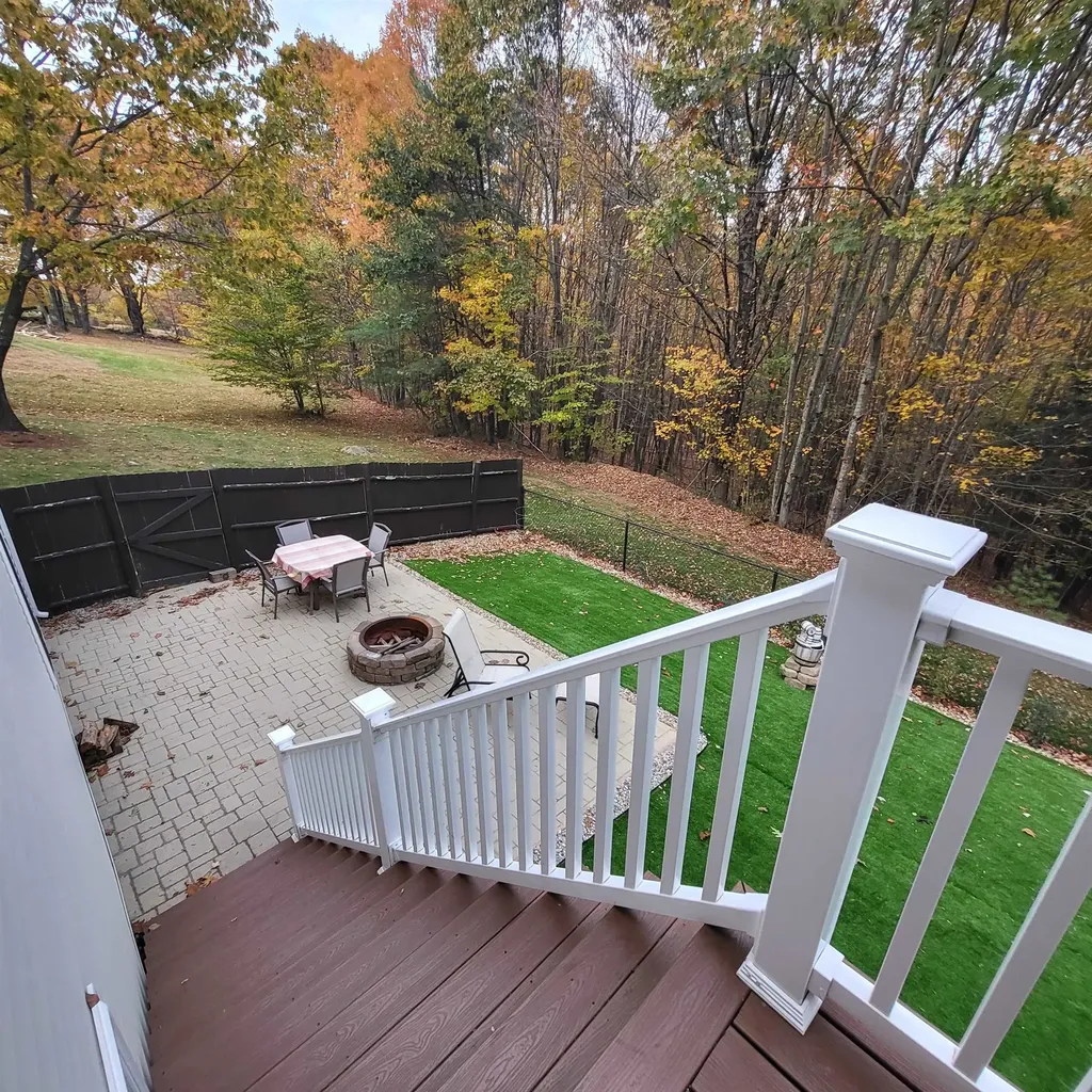 285 Cochran Hill Road New Boston NH 03070