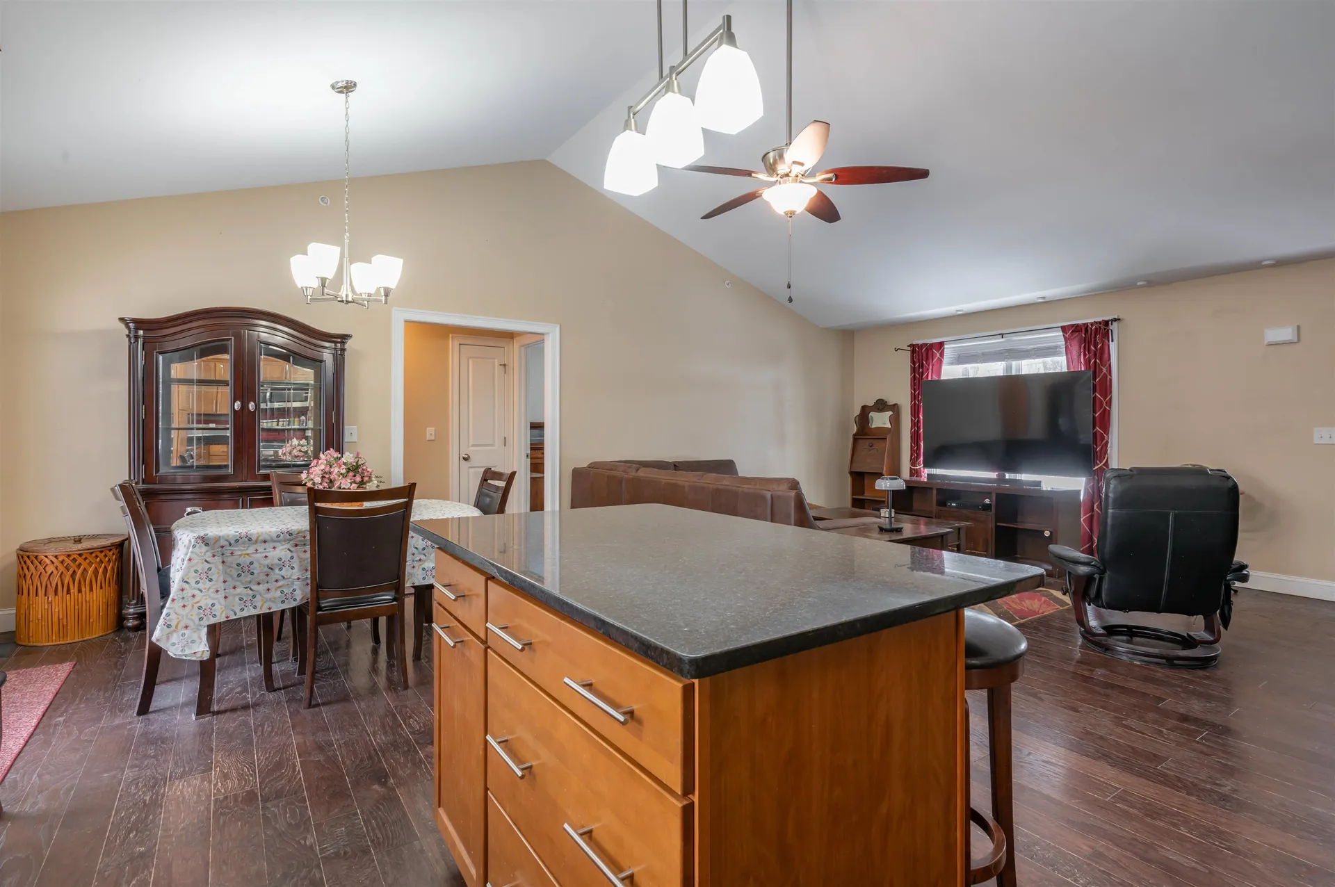 285 Cochran Hill Road New Boston NH 03070