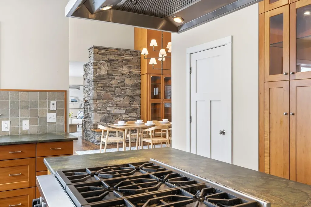 104 Odiorne Point Road Portsmouth NH 03801