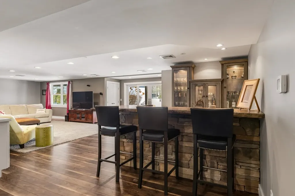 104 Odiorne Point Road Portsmouth NH 03801