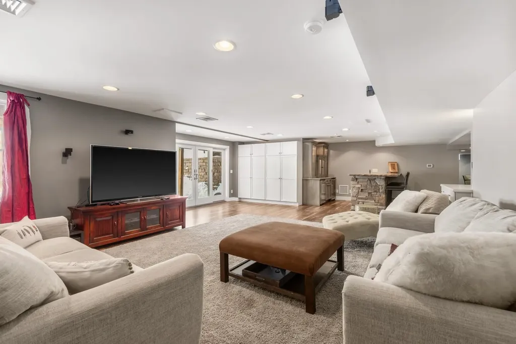 104 Odiorne Point Road Portsmouth NH 03801