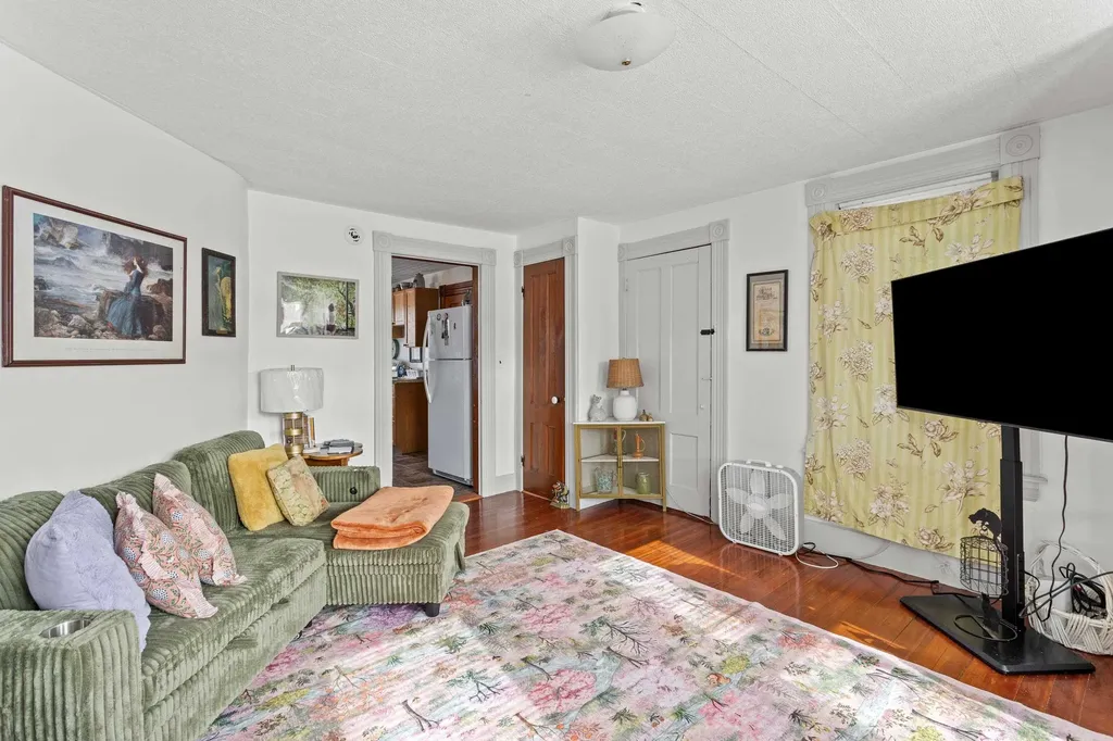 31 High Street Sunapee NH 03782