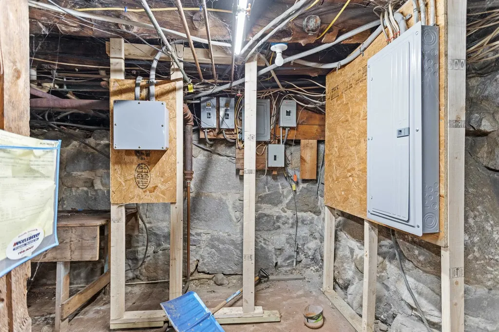 31 High Street Sunapee NH 03782