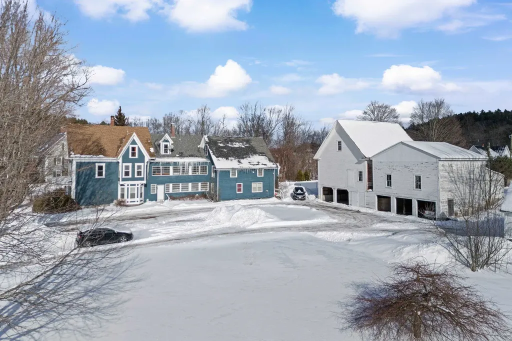 31 High Street Sunapee NH 03782