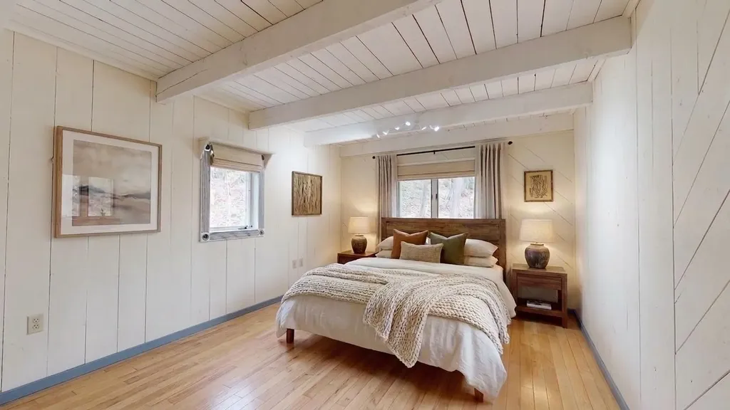 11 Lamore Road Essex VT 05452