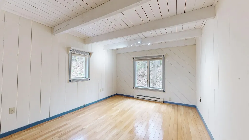 11 Lamore Road Essex VT 05452