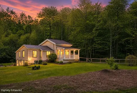 11 Lamore Road Essex VT 05452