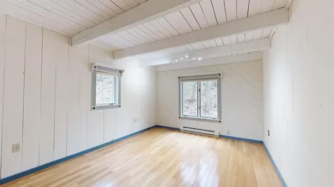 11 Lamore Road Essex VT 05452