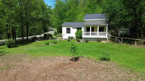 11 Lamore Road Essex VT 05452