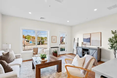 15 Suffolk Drive Concord NH 03303