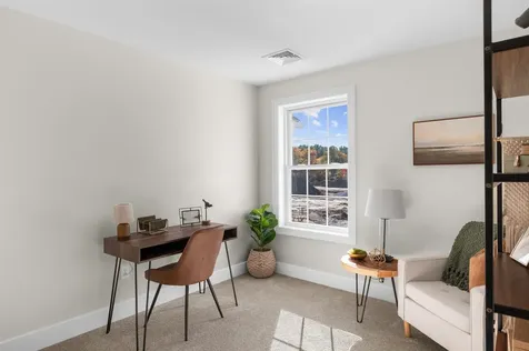 15 Suffolk Drive Concord NH 03303