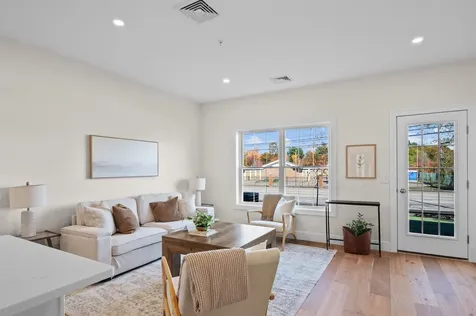 15 Suffolk Drive Concord NH 03303